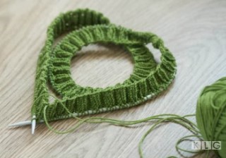 Knitting in the shape of a heart